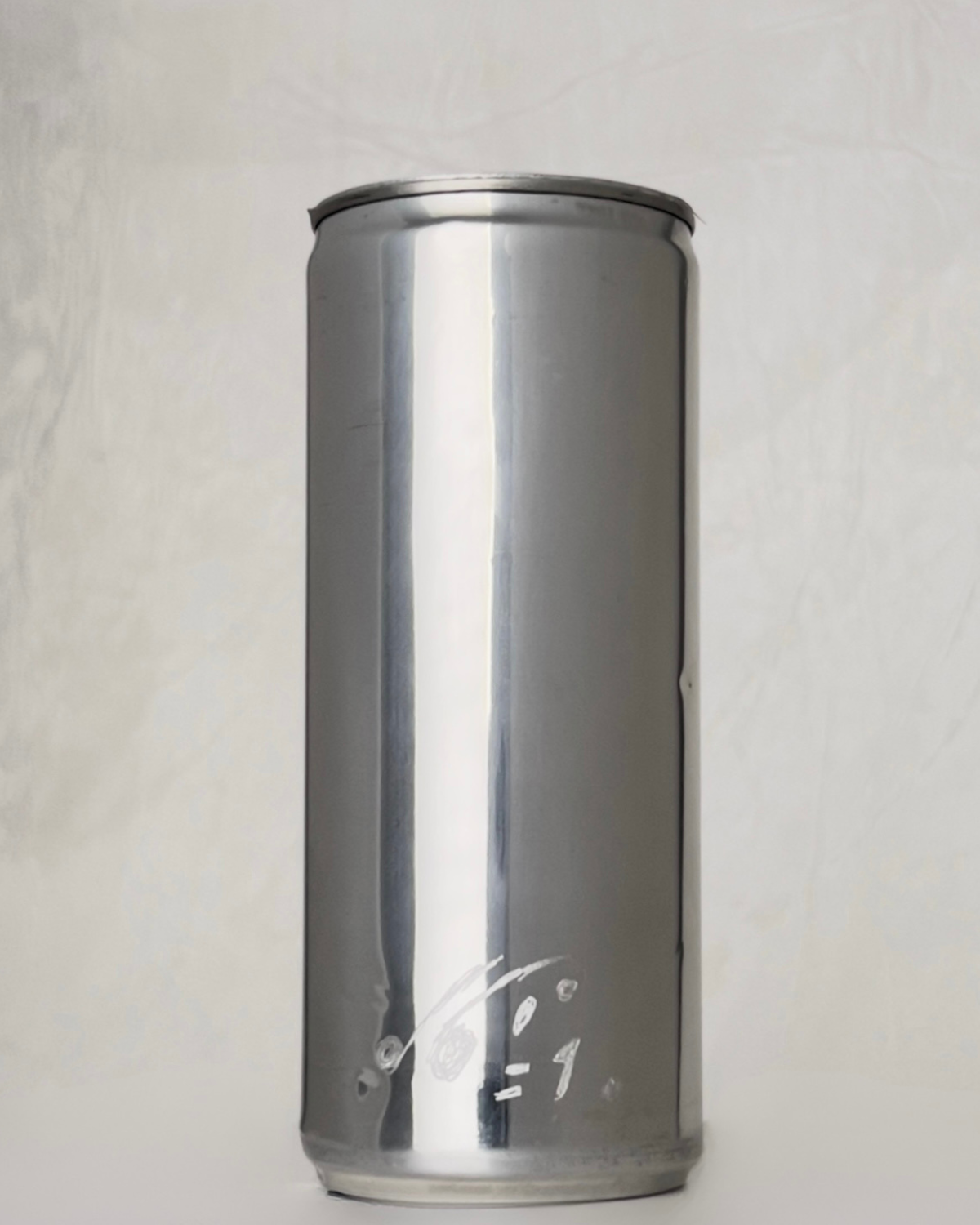Back of the Sloan Rose N°1 Fig & Roses candle, engraved with the scent number and illustration
